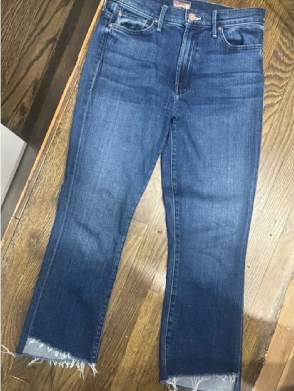 MOTHER Insider Crop Step Fray. Color: Sake to me